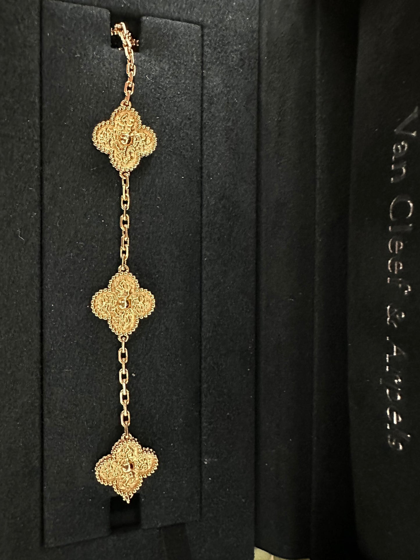 VCA Gold 5 Motif Hammered Bracelet