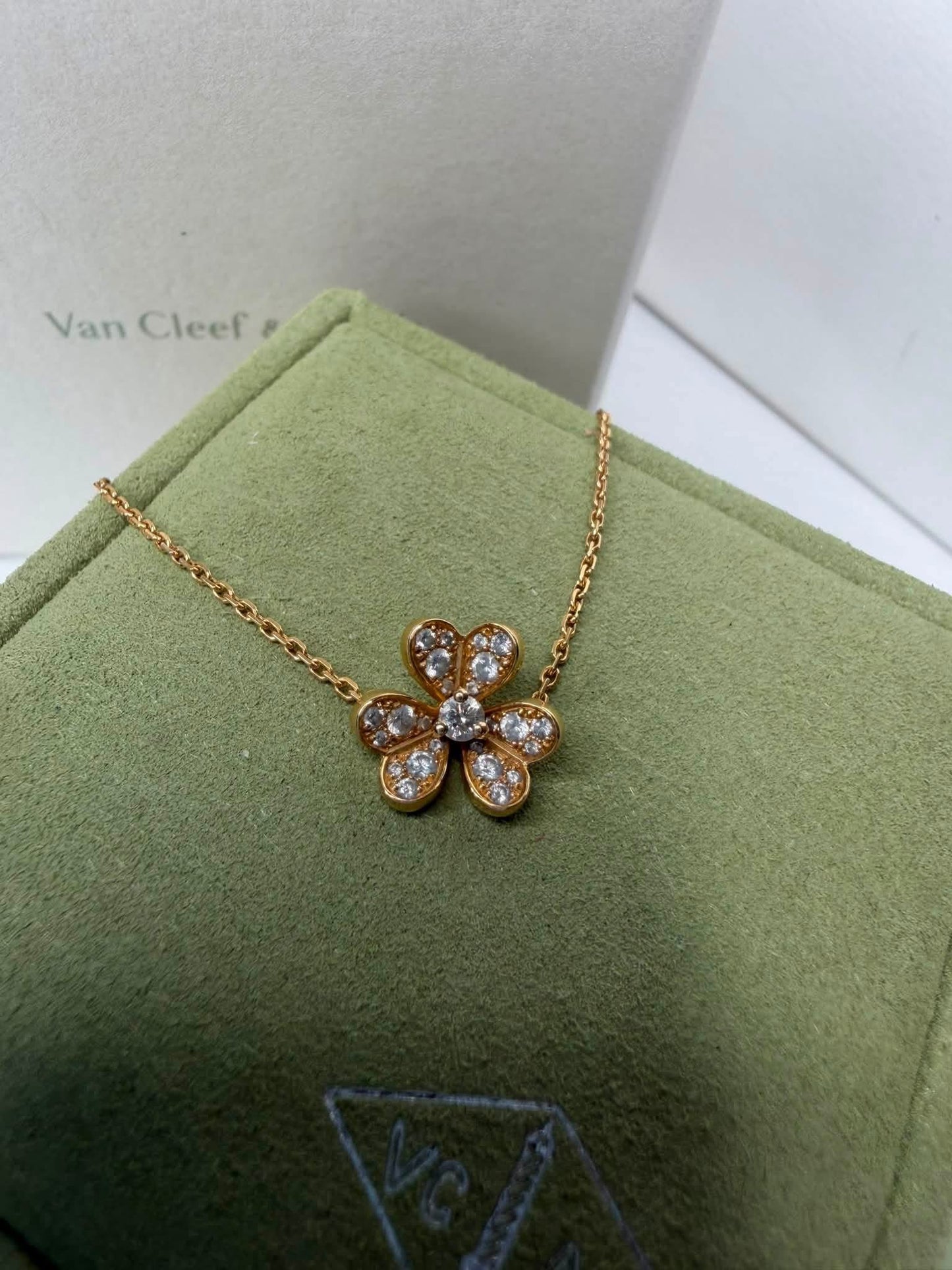VCA 18k Privole Mini Bracelet