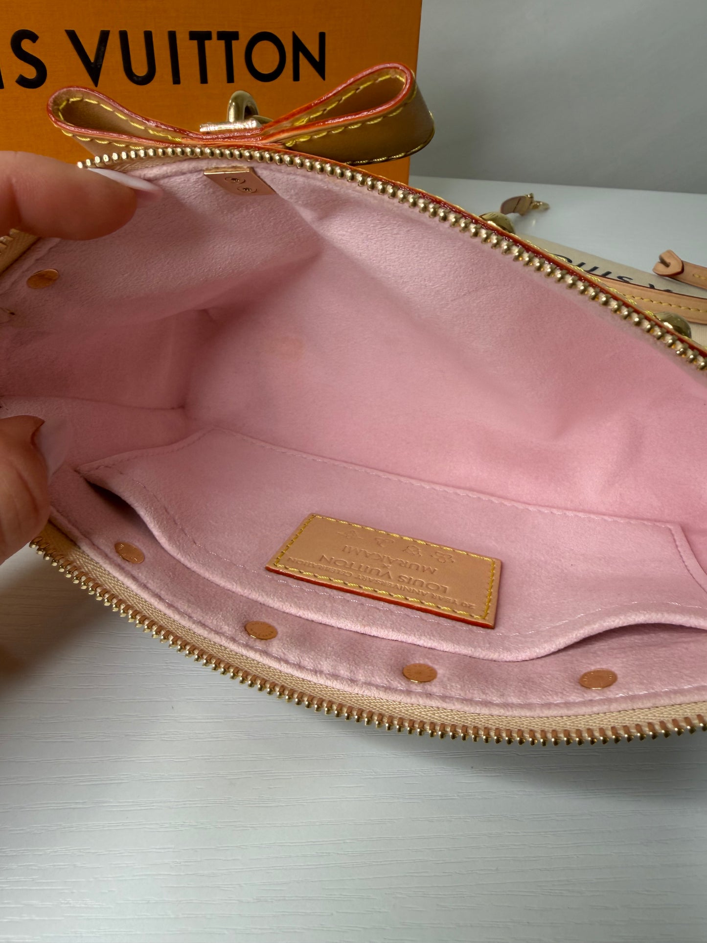 Murakami Blossom Pochette