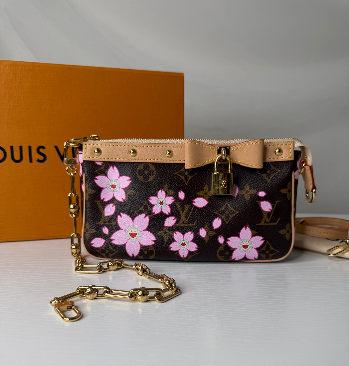 Murakami Blossom Pochette