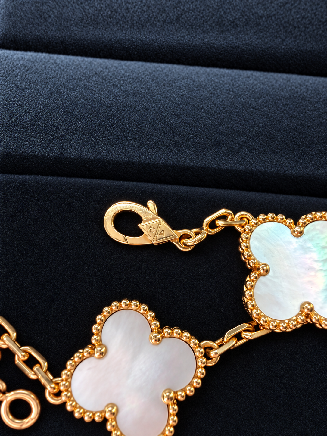 VCA MOP 5 Motifs 18k Gold Bracelet