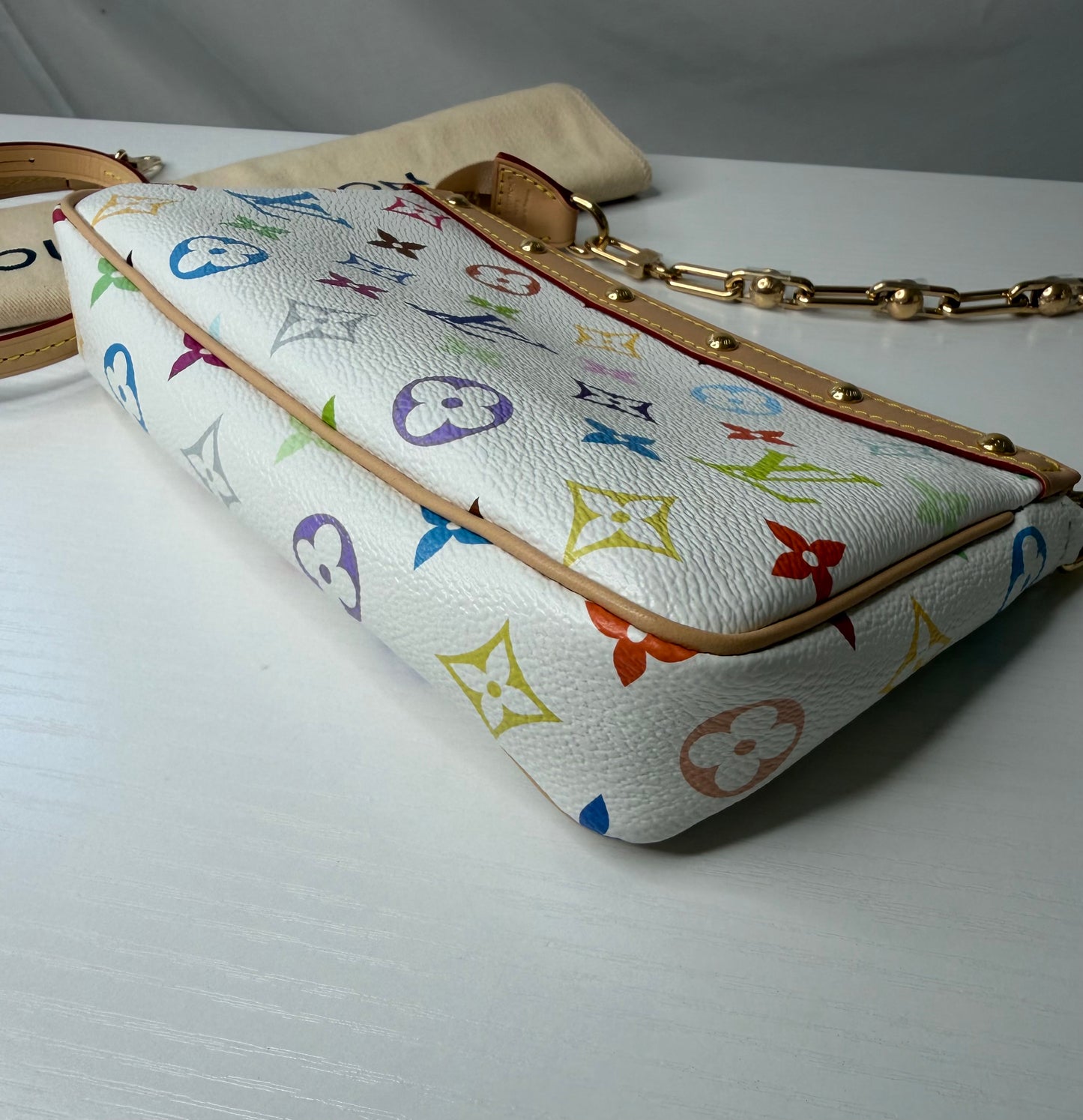Murakami Pochette