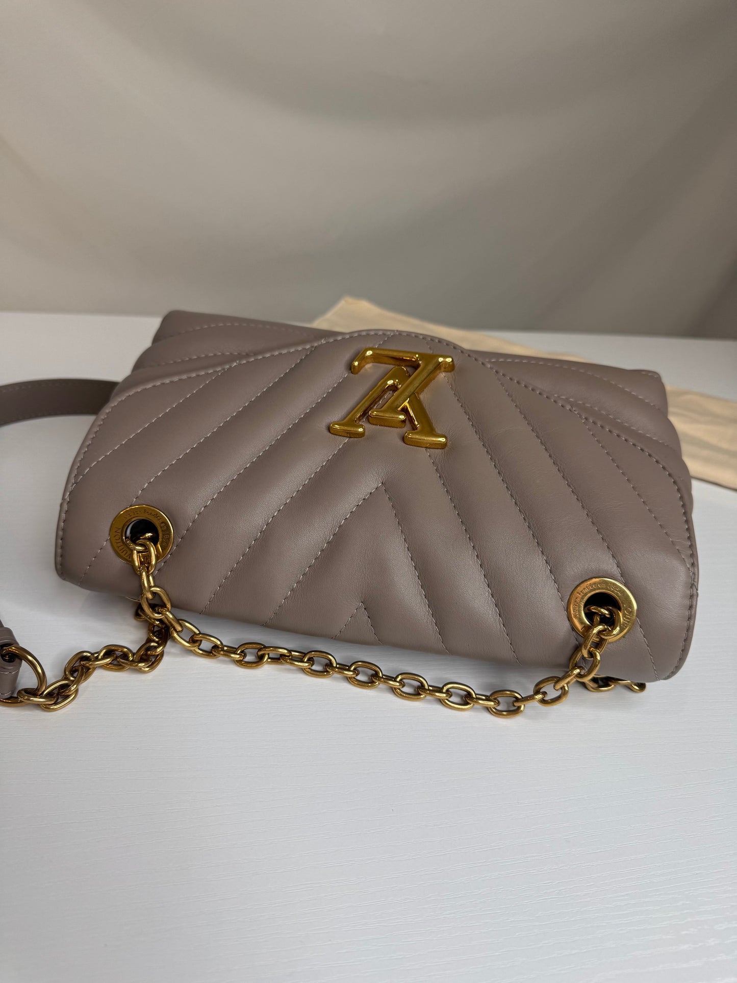 LV  New Wave Chain Bag Taupe