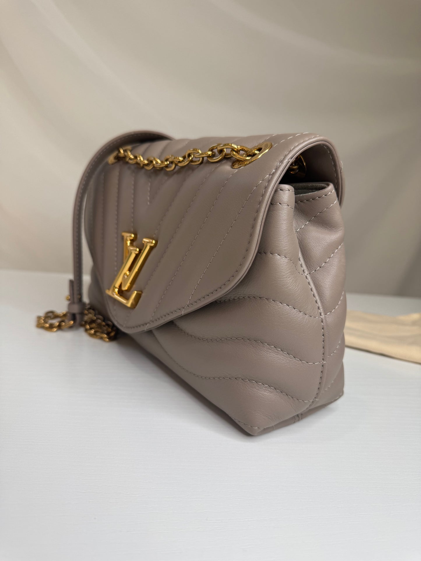 LV  New Wave Chain Bag Taupe