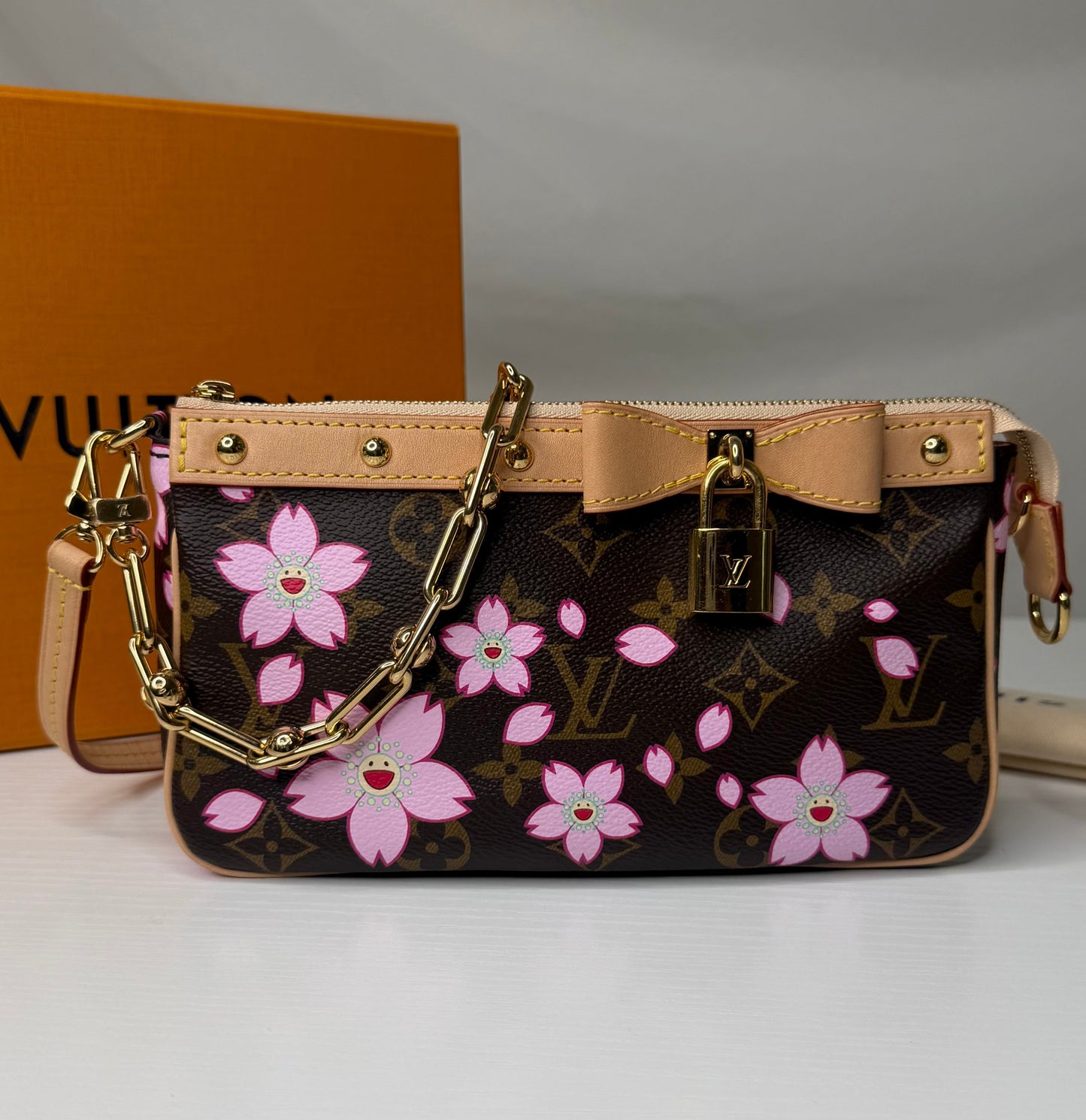 Murakami Blossom Pochette