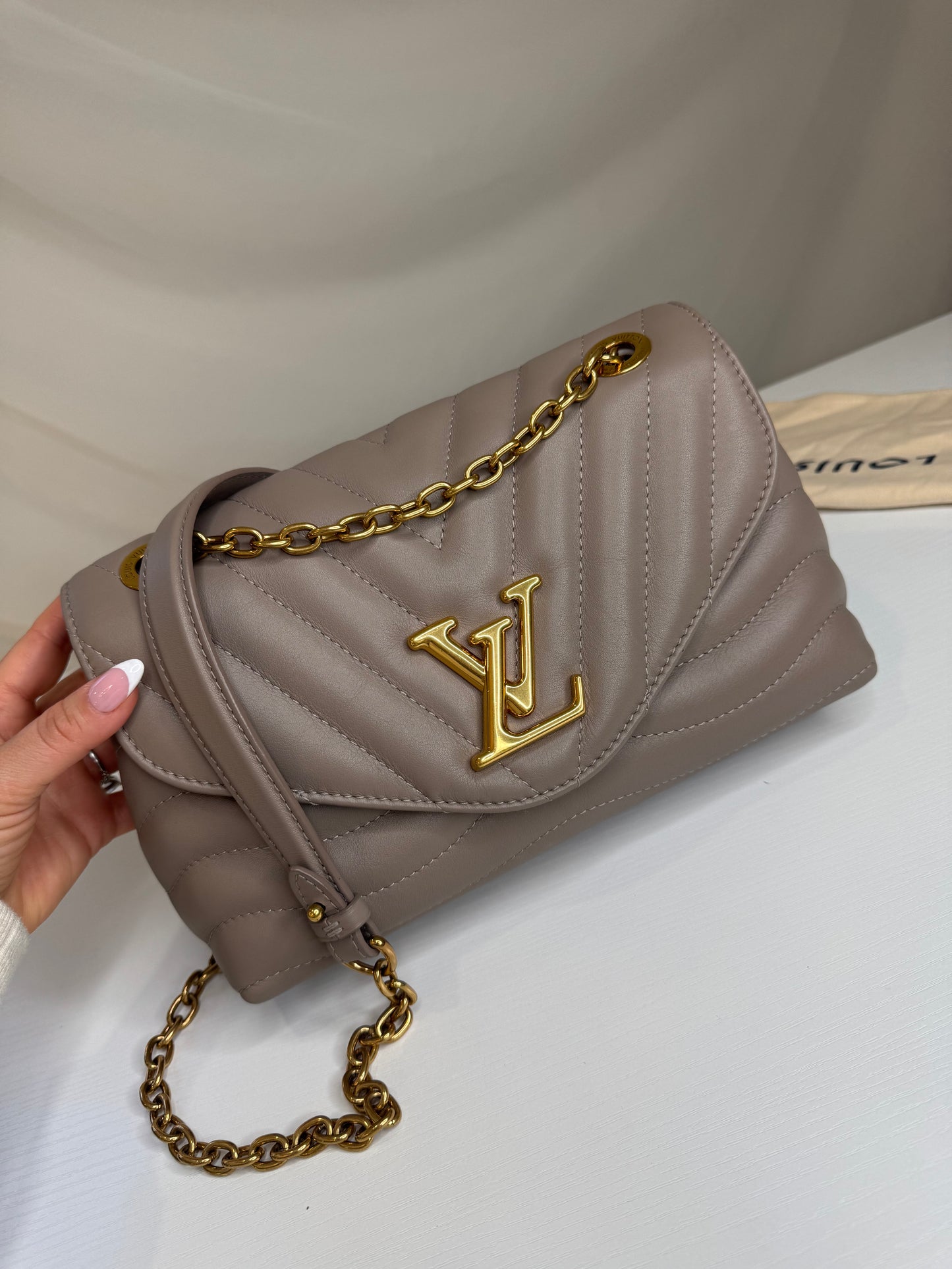 LV  New Wave Chain Bag Taupe