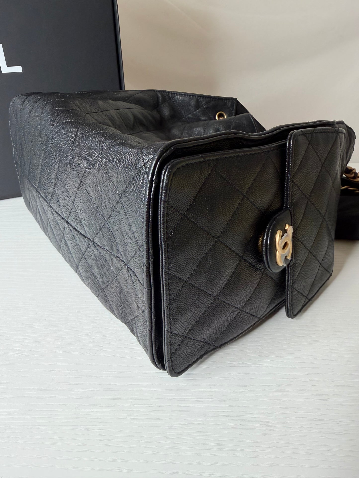 Chanel 25 Medium Black GHW