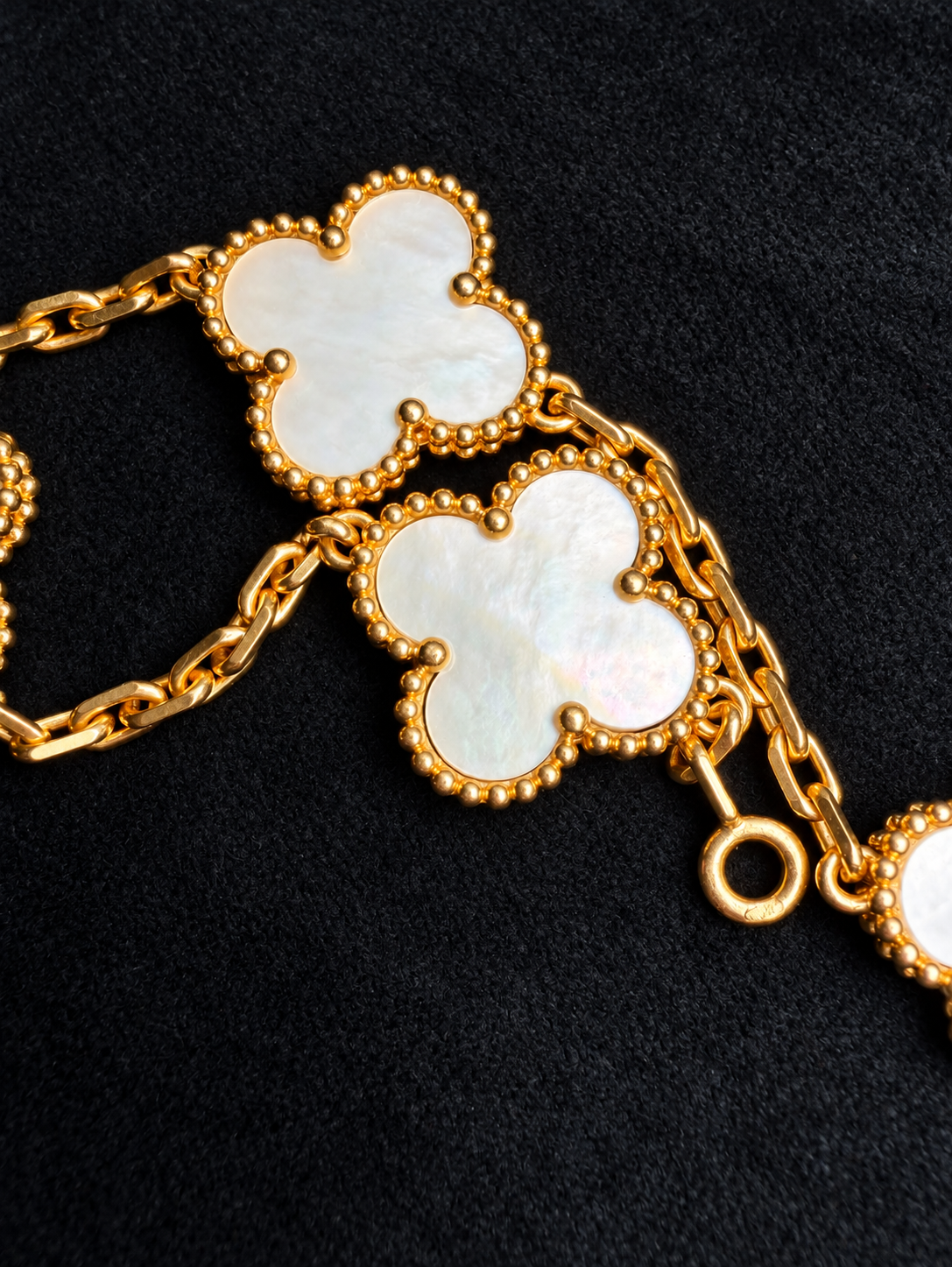 VCA MOP 5 Motifs 18k Gold Bracelet