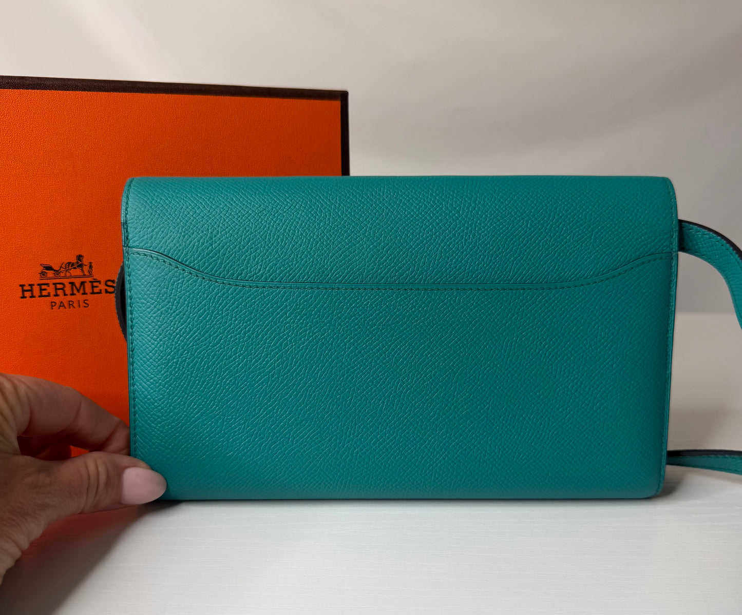 Hermes Constance to Go
