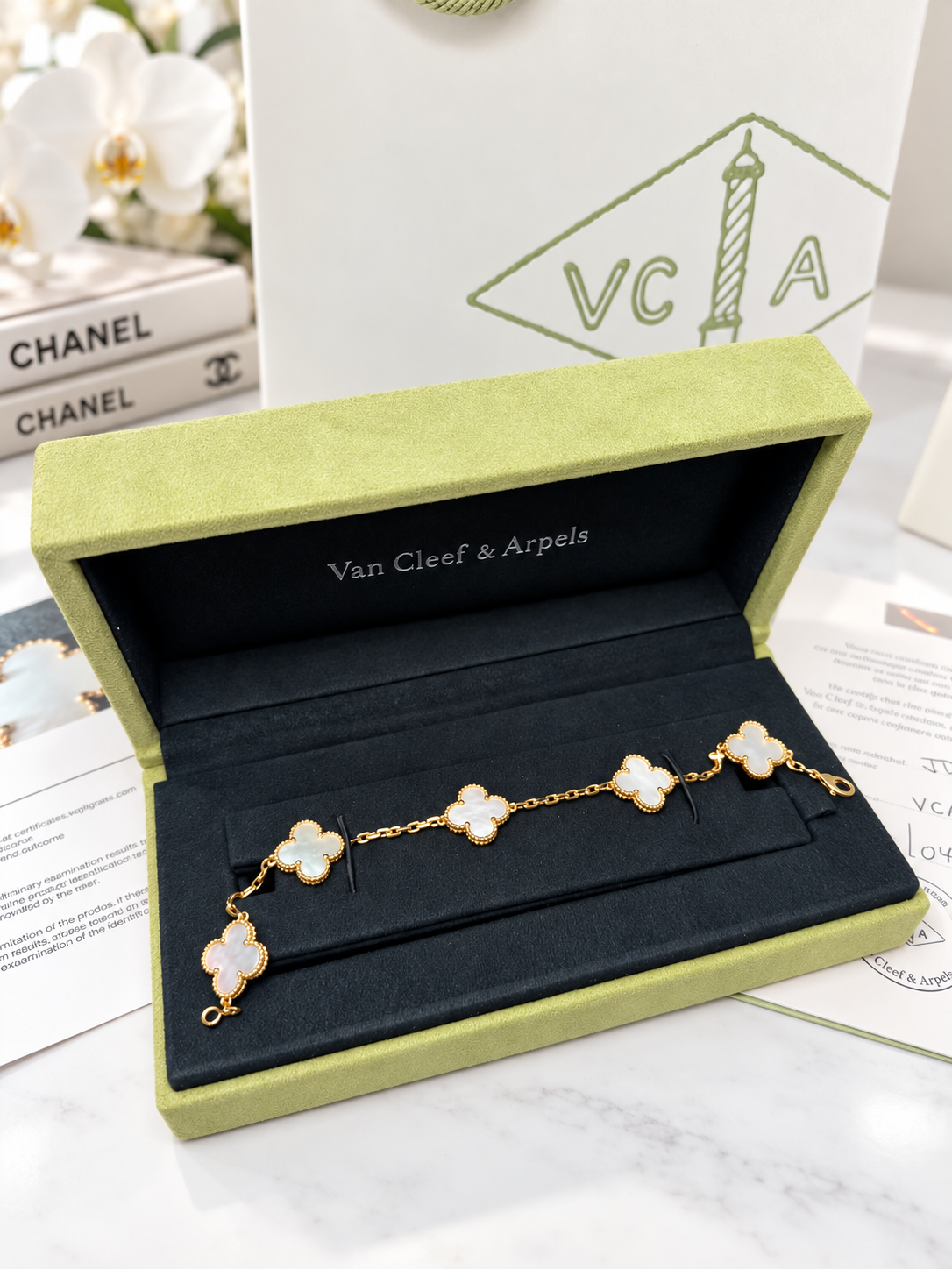 VCA MOP 5 Motifs 18k Gold Bracelet