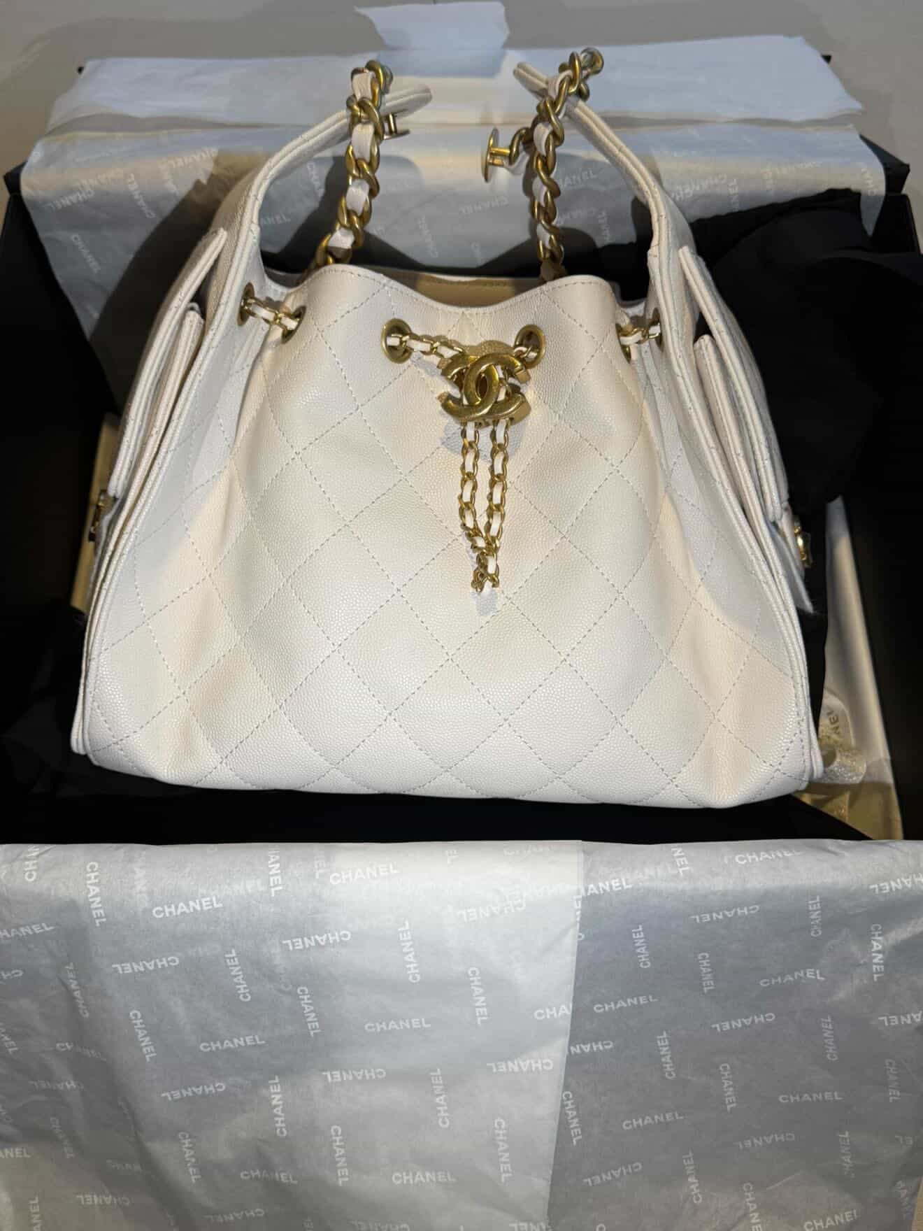 White Chanel 25 Caviar Small GHW