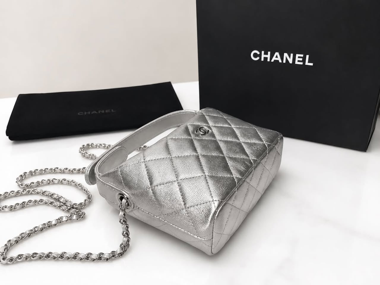 Chanel Caviar Quilted Hobo Bags Silver