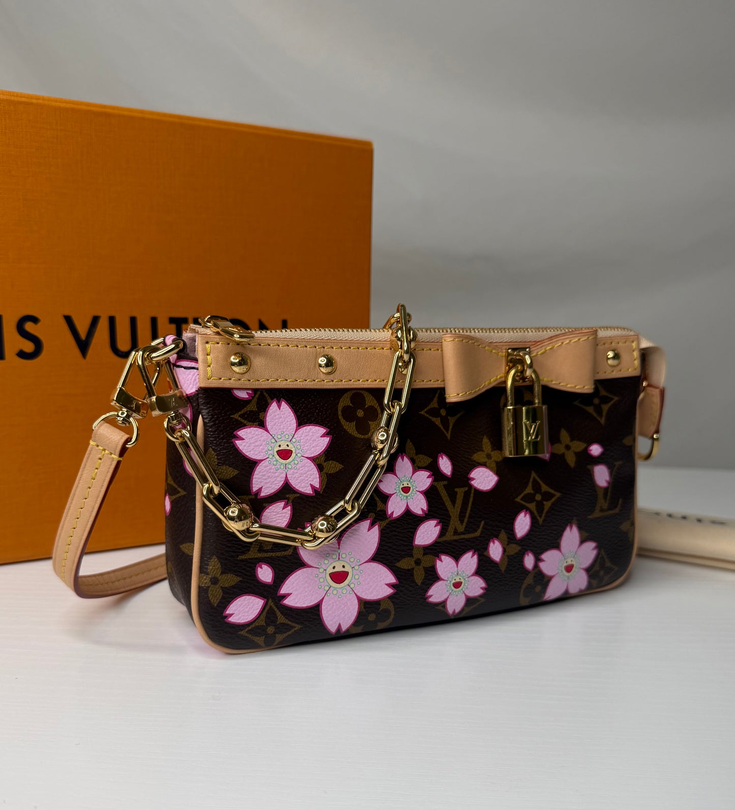 Murakami Blossom Pochette