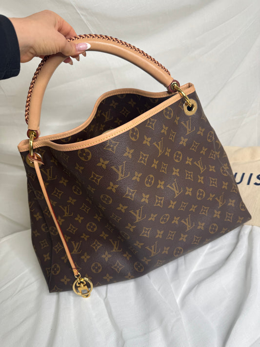 Artsy Monogram New Version