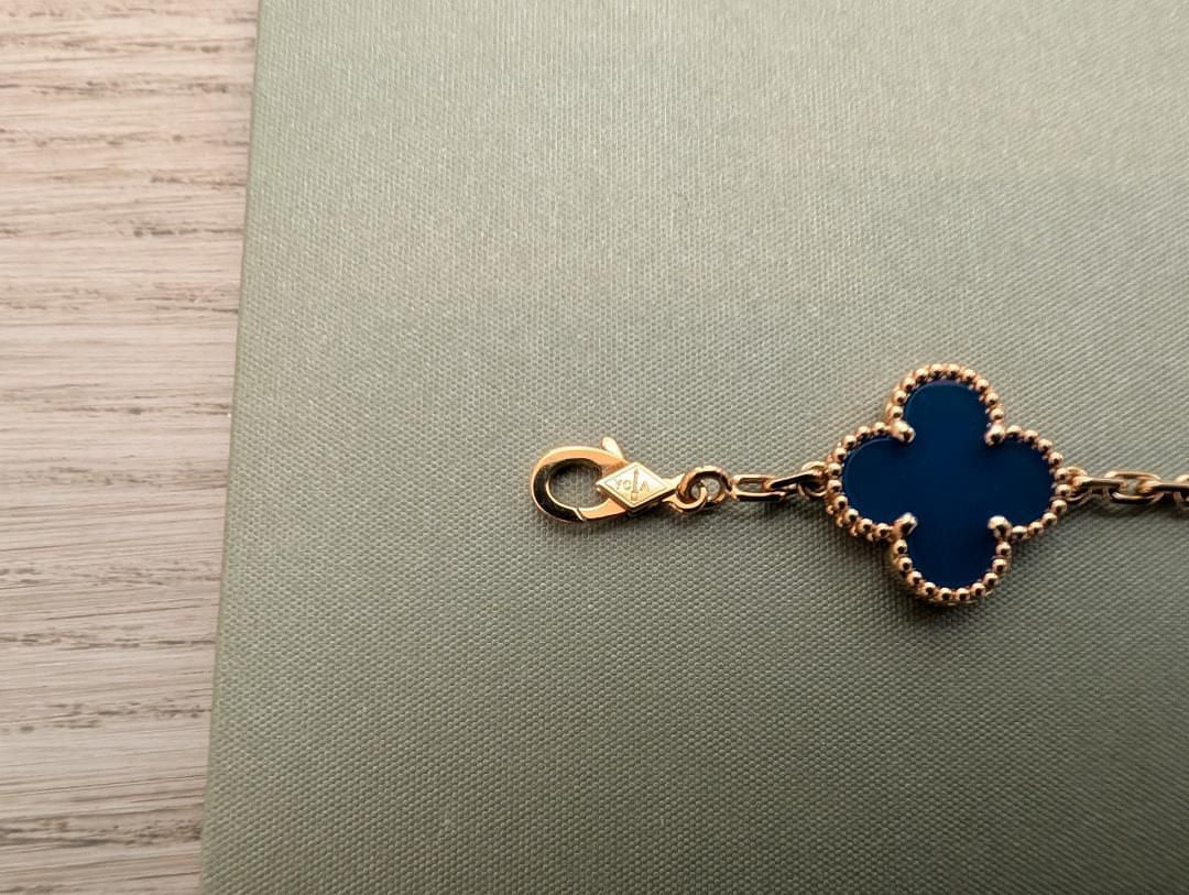 VCA 5 Motif Blue Agate Gold Bracelet