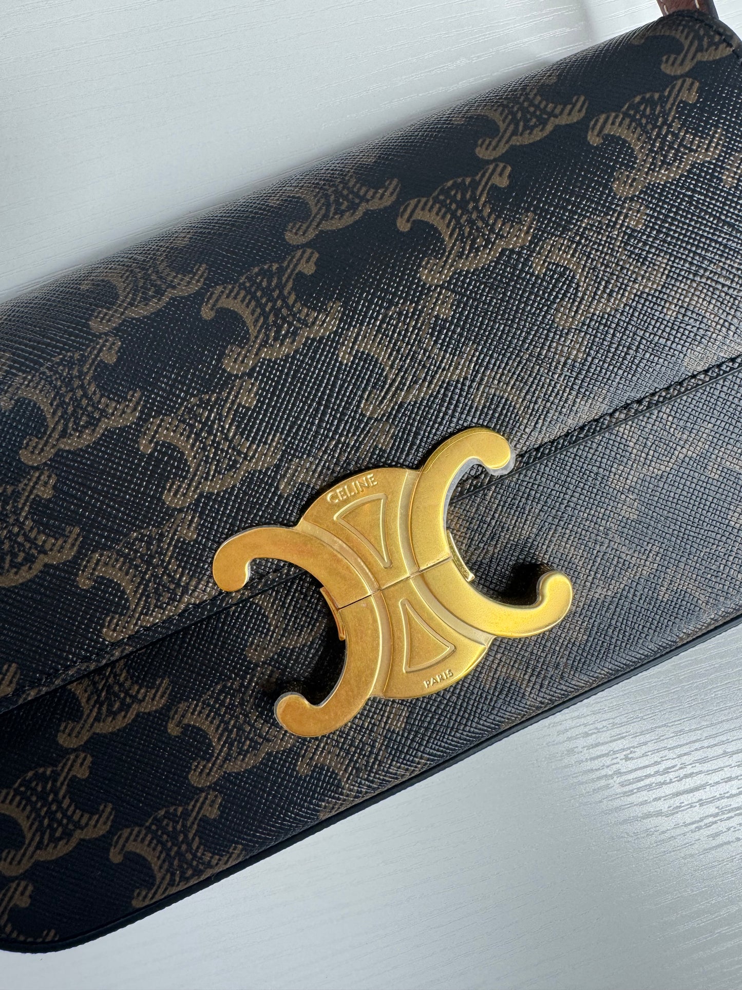 Celine Triomphe East West