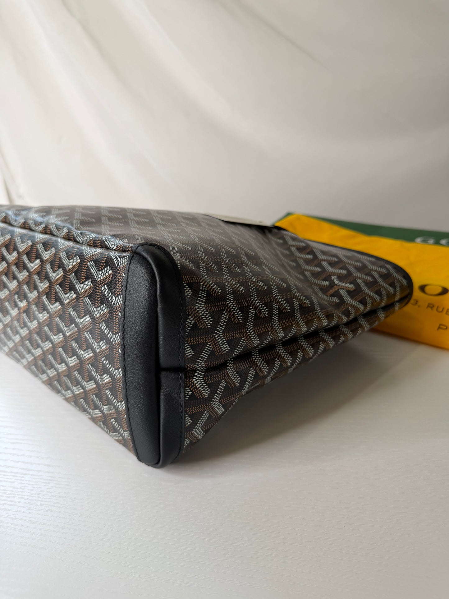 Goyard Artois Black