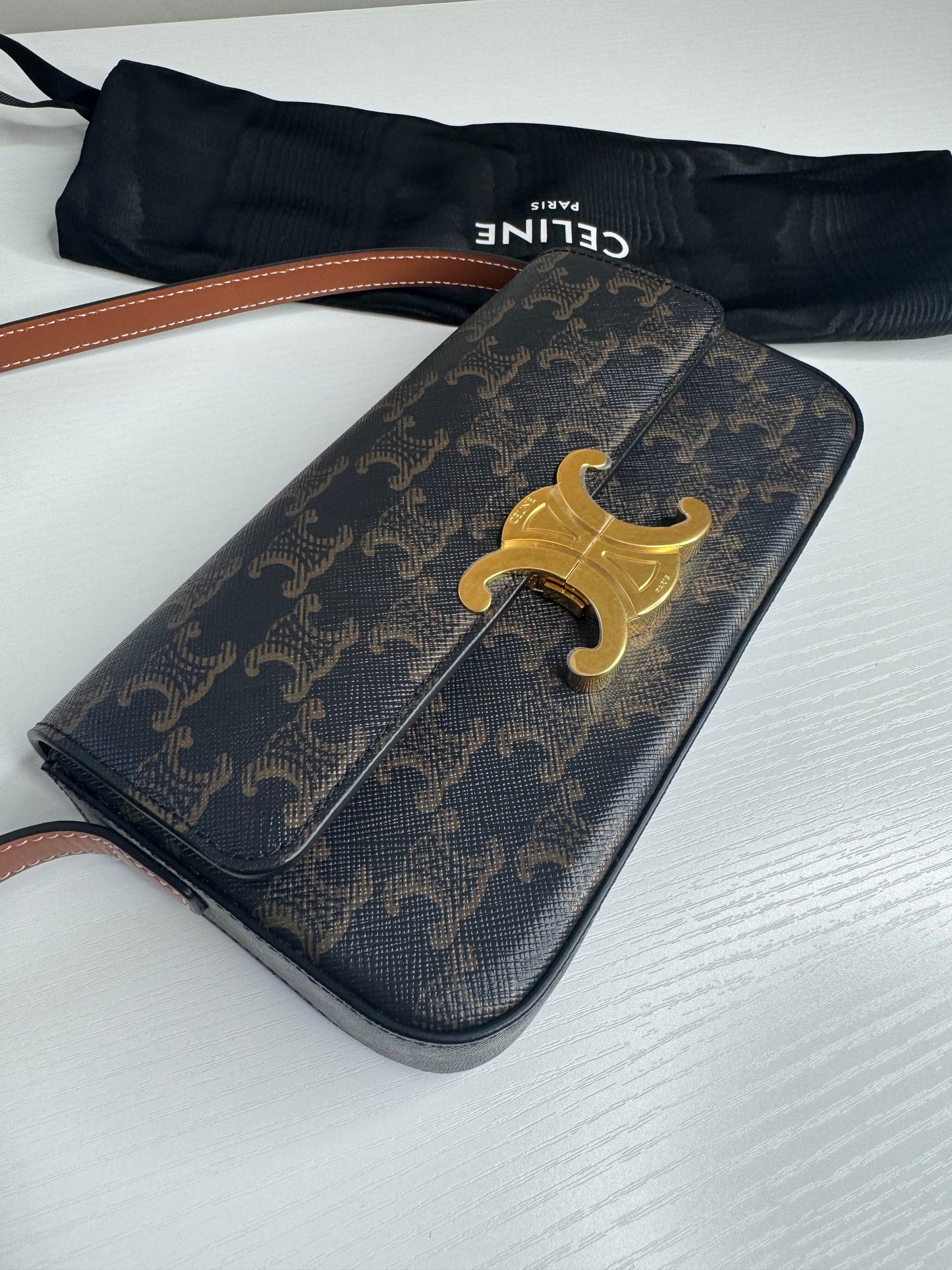 Celine Triomphe East West