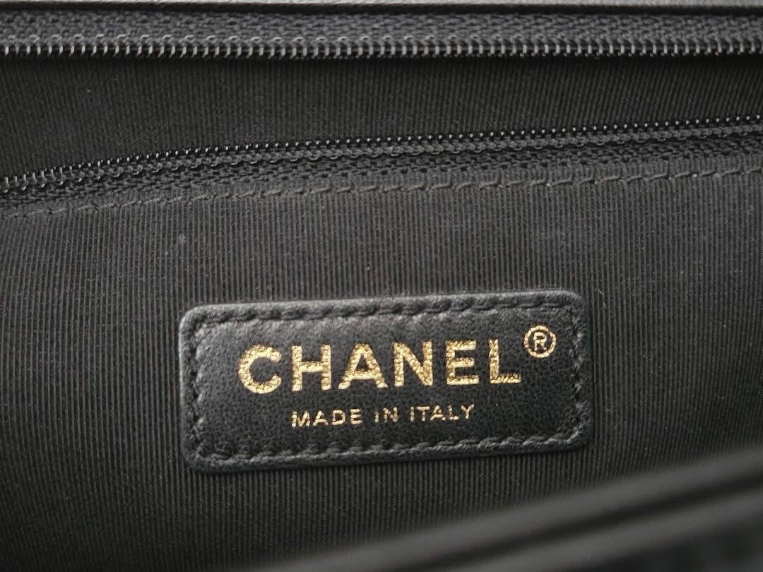 Chanel Boy Chevron New Medium